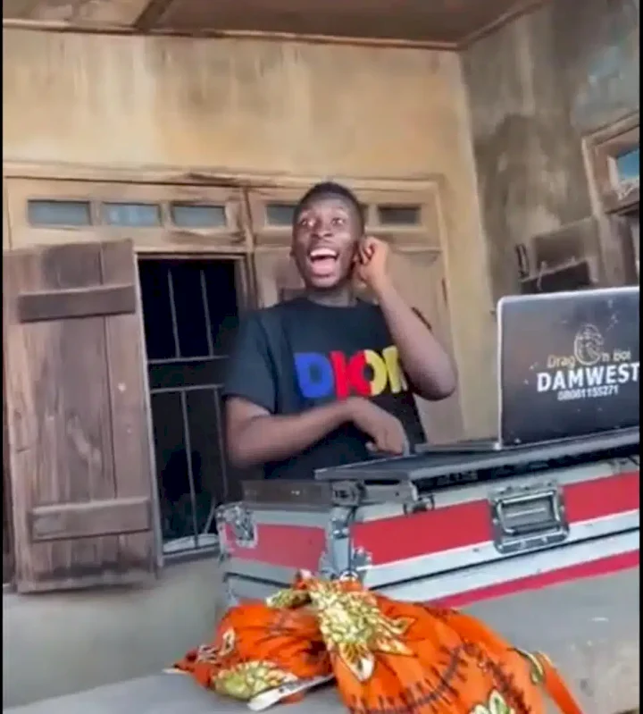 Drama as DJ plays 'I'm the next' at burial party (Video)