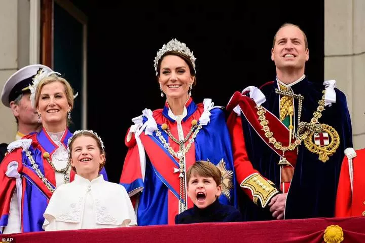 Newly-crowned King Charles and Queen Camilla appear at Buckingham Palace balcony with a select group of senior royals (Photos)