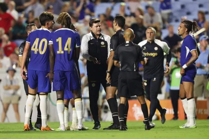 Mauricio Pochettino runs onto pitch to confront referee in Chelsea's friendly win against Wrexham