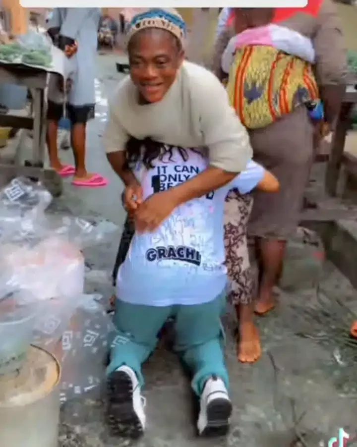 Young lady visits mum in market, sprays her money as she graduates from school, video stirs emotion