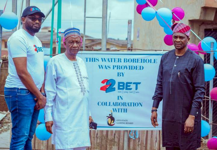 From Left to Right: Mr Fikayo Ogunfuye Country Manager/COO West Africa 22Bet, Alhaji Ganiyu Adetayo Chairman Gbagi Market & Hon Olajide Boladuro DG Oyo State Gaming Board