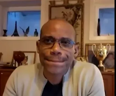 Sunday Oliseh believes it is disrespectful to hand over Super Eagles reigns to an outsider.