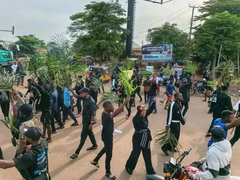 BREAKING: Protest Breaks Out In Benue As Angry Youths Block Abuja-Makurdi Highway (Photos)