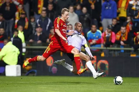 Ex-Mali coach Eric Chelle in action for Lens -- Image credit: Imago