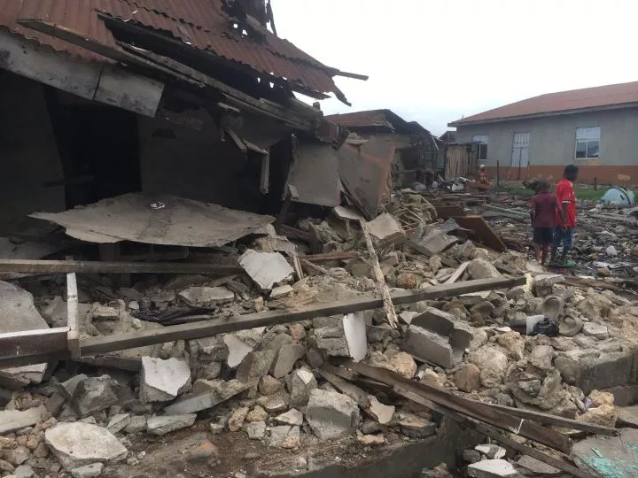 Over 3000 Lagos Residents in Distress, Rendered Homeless as Gov't Officials, Policemen Demolish, Set Fire to Buildings (Photos)