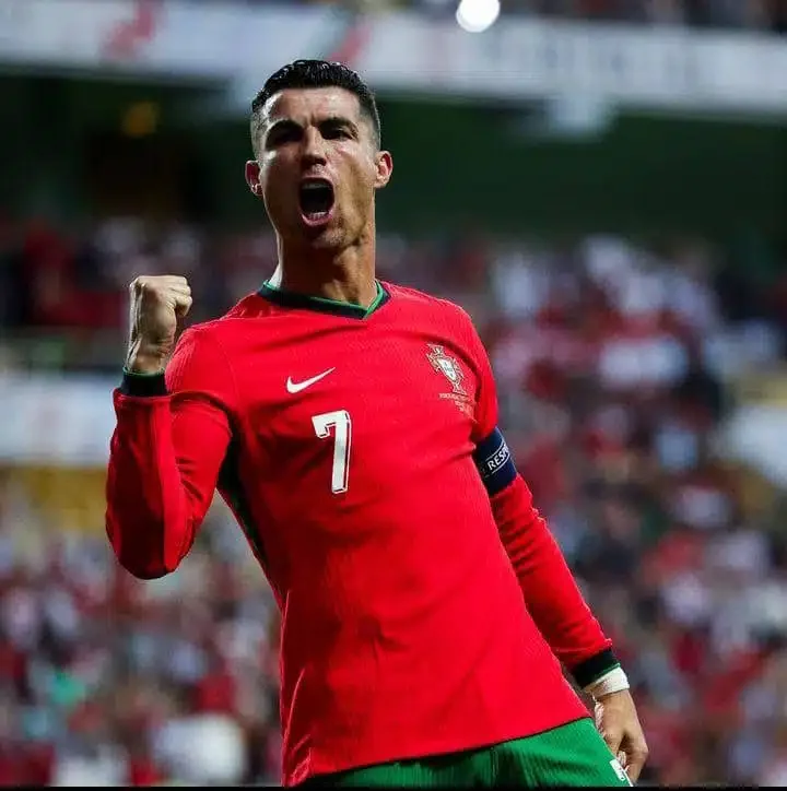 Cristiano Ronaldo celebrates reaching one billion followers across social media