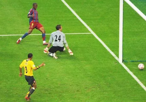 Samuel Eto'o scored the equliser for Barcelona against Arsenal - Imago