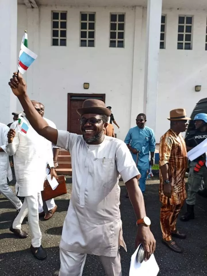 'On your mandate we shall stand''- 27 Rivers state House of Assembly members sing as they defect to APC (video/photos)