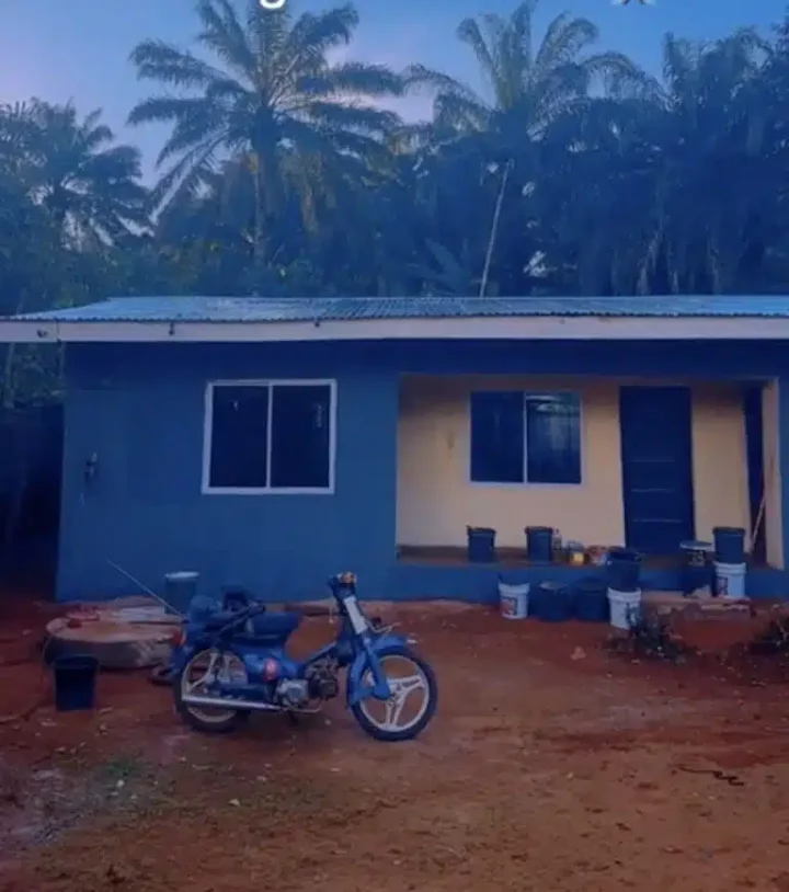 Lady builds portable house for her parents, vows to do more