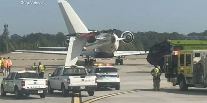 2 confirmed dead after mid-air collision at U.S airport