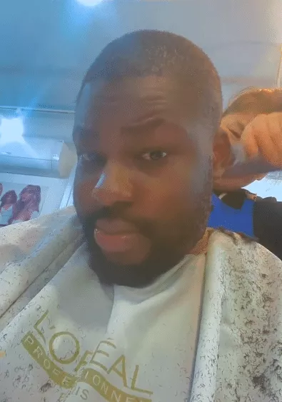 Man in tears after having his very first haircut at a salon in South Korea, angrily shaves off all hair