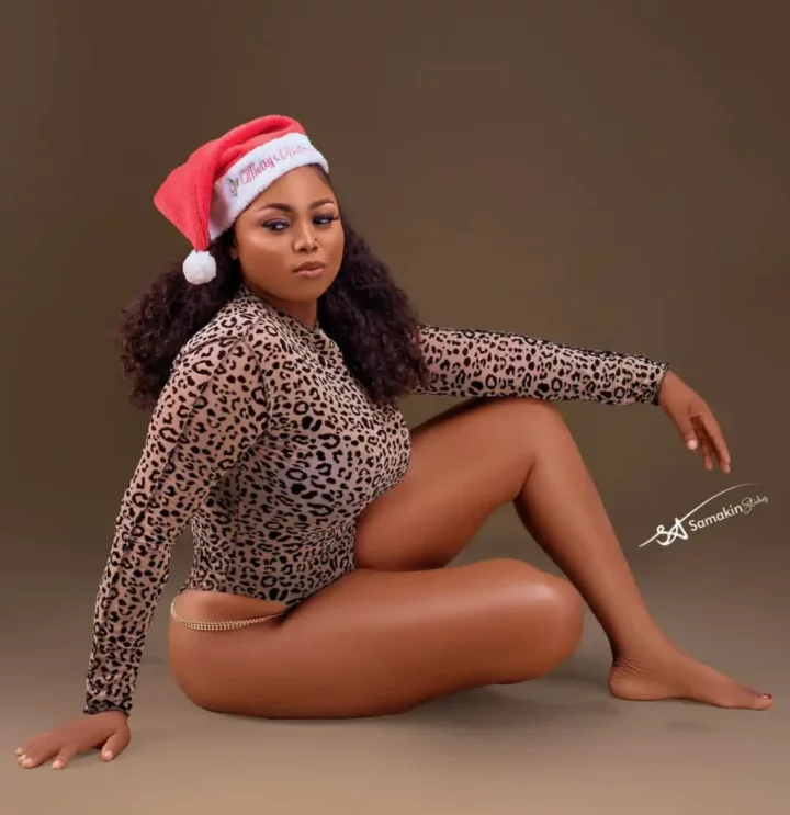 Bakare Zainab gives reasons why she shows flesh in her photos