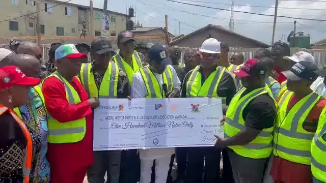 Akere Mart: Sanwo Olu donates N100M to traders