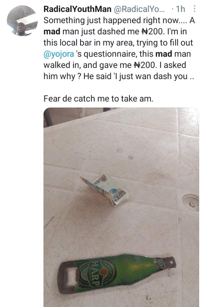 Man cries out after receiving N200 cash gift from a mentally challenged man