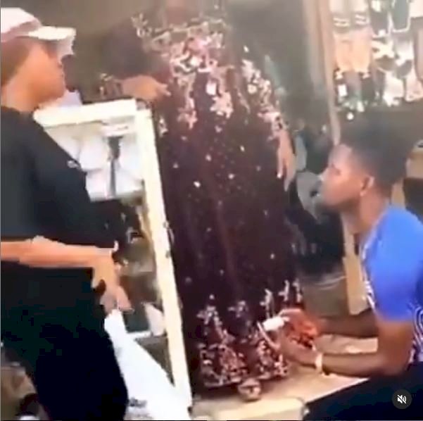 'Your thing is too small' - Lady turns down man's proposal in public (Video)