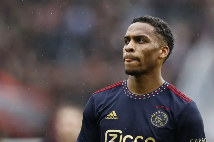 Arsenal to submit second, improved offer for Ajax defender Jurrien Timber