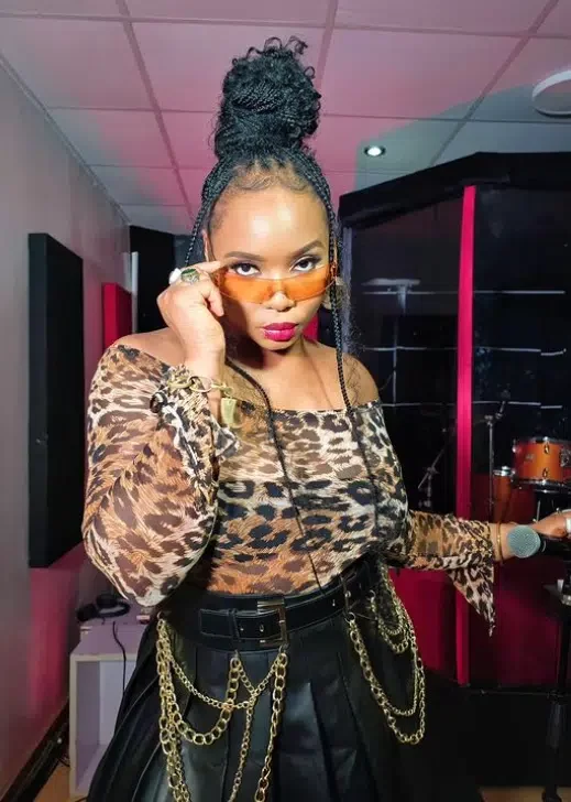 'How I manage to stay away from controversies' - Yemi Alade