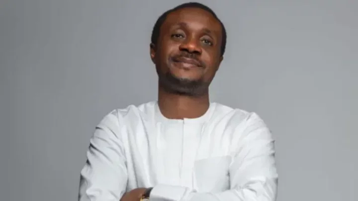 Man receives boarding pass after Nathaniel Bassey asked them to dress their miracle