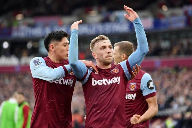 WHU 2:0 MNU: Højlund's Goal-Drought in the EPL Should Be Blamed on Man Utd's Uncreative Wingers.