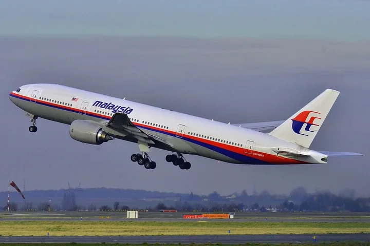 Missing Malaysian flight MH370 with 239 people on board could be found in 'days' with new search, claim experts