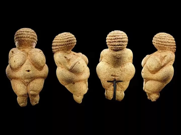 5 oldest known sculptures in the world