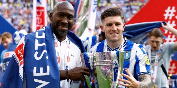 Sheffield Wednesday celebrate winning the League 1 play-off final