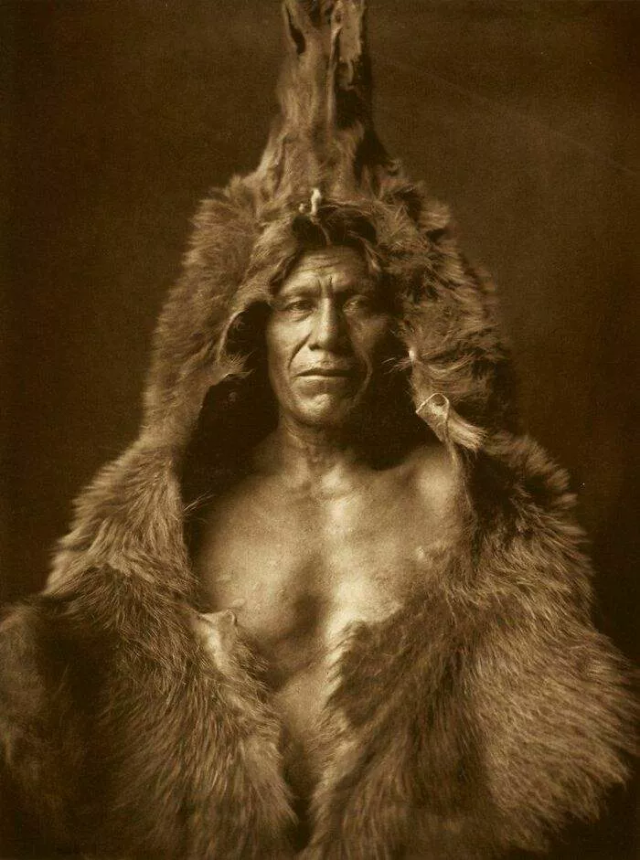 Arikara Warrior 'Bear's Belly' - North Dakota, USA - Photo By Edward Curtis 1909