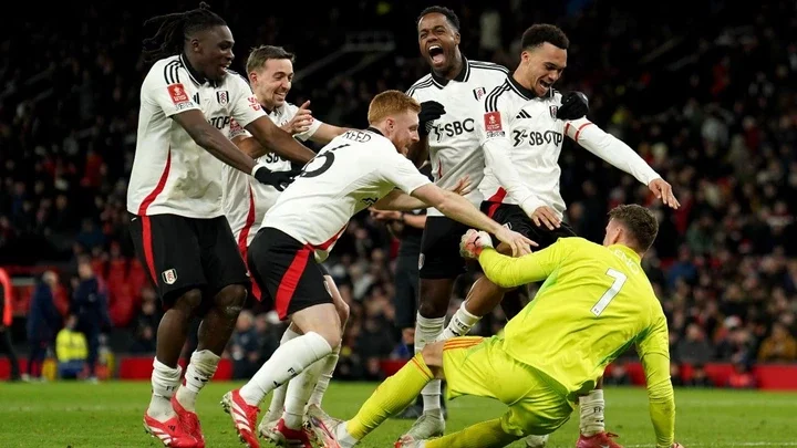 Manchester United 1-1 (3-4 on pens) Fulham: Cottagers knock FA Cup holders out at Old Trafford