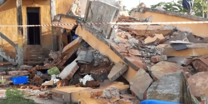 40 people trapped in Abuja building collapse