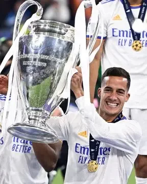 10 players with most Champions League trophies