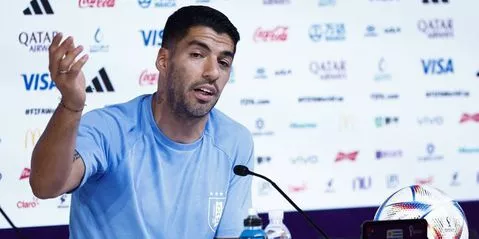 Luis Suarez addresses a press conference. - Imago