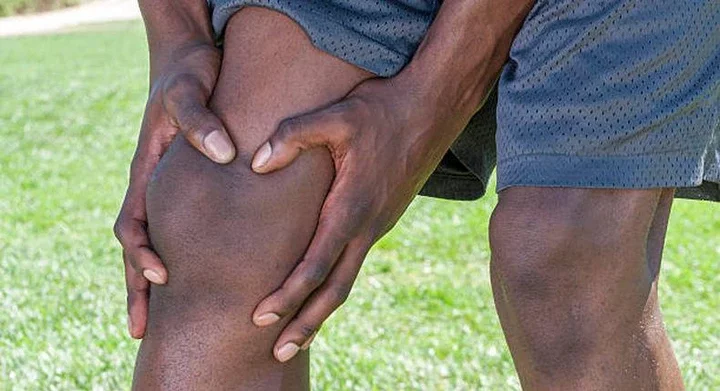 Why knees crack and pop 