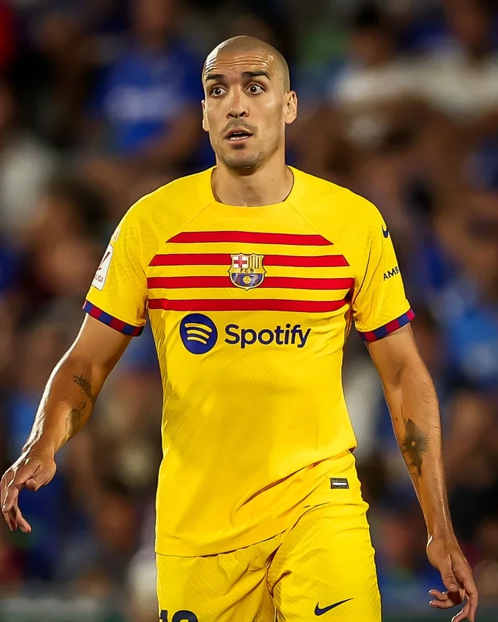 Veteran Barcelona midfielder completes exit away from the club