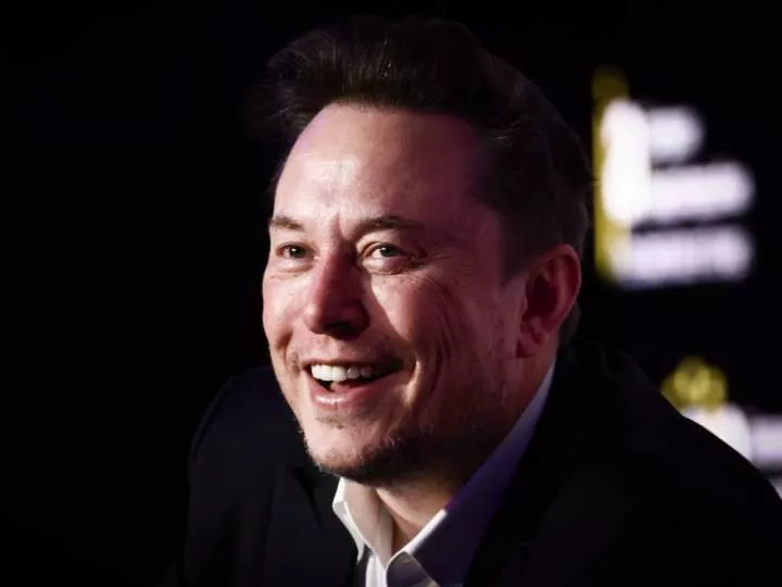 Elon musk moves his company HQ from California to Texas in response to new law banning schools from telling parents their child is tr@nsg3nder