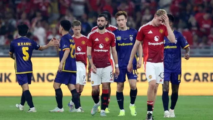 Man Utd booed off after defeat in Malaysia Man Utd booed off after defeat in Malaysia