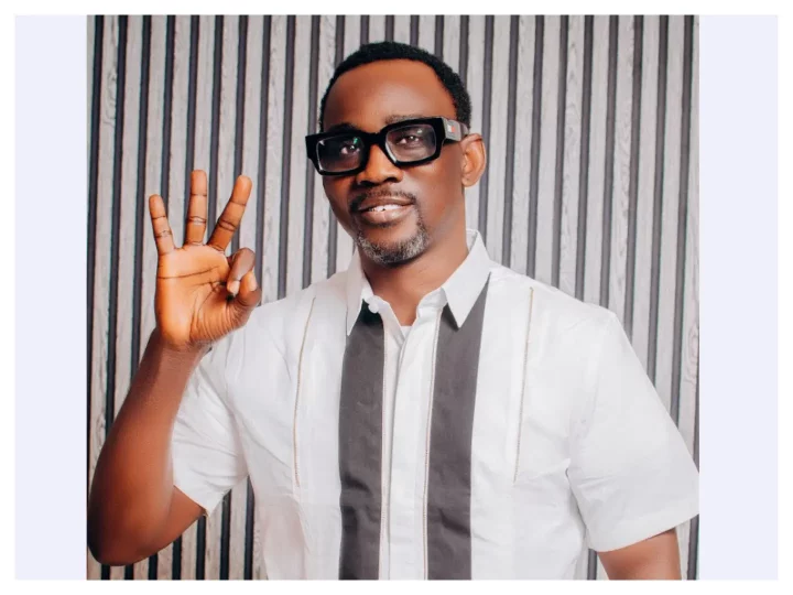 Pasuma escapes as thugs attack convoy in Osun Pasuma escapes as thugs attack convoy in Osun