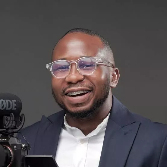 Film-Maker, Steven Ndukwu shades Nigerians after experiencing 5-hour power outage in America Film-Maker, Steven Ndukwu shades Nigerians after experiencing 5-hour power outage in America