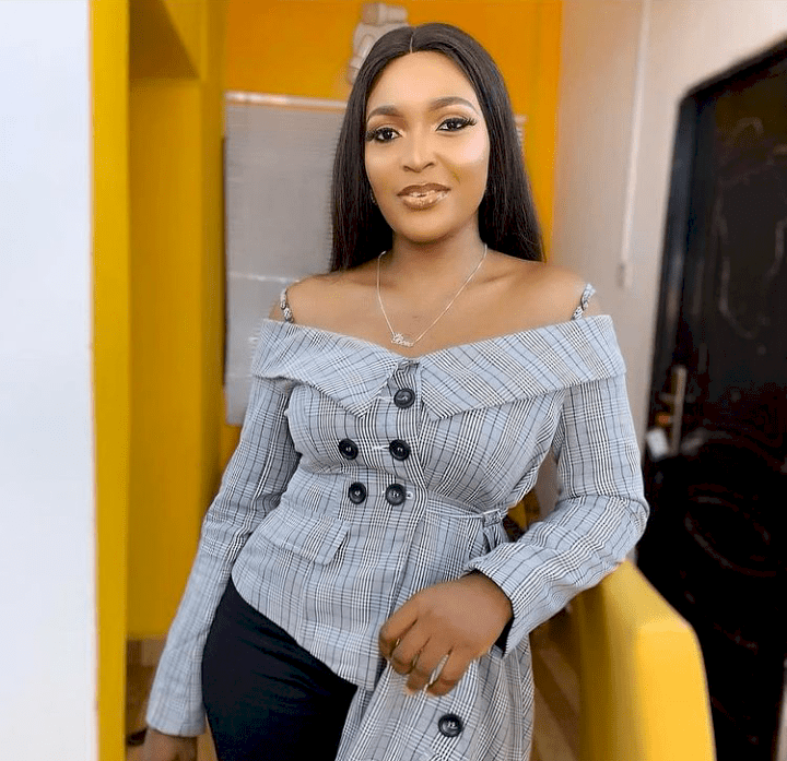 "I no trust you, na lie" - Mixed reactions as Blessing Okoro flaunts growing baby bump in new video By