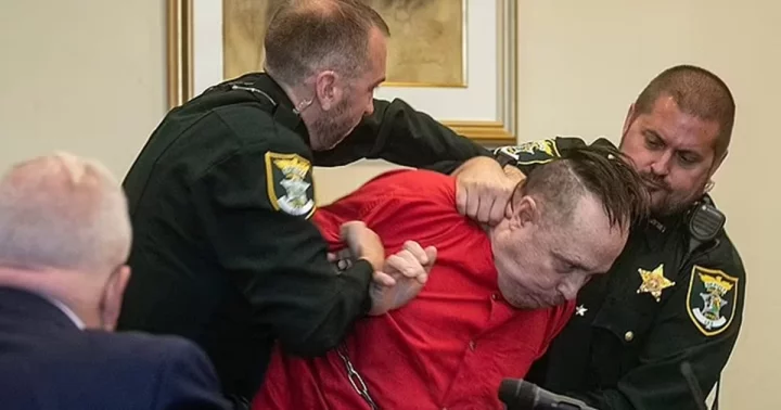 Man sentenced to death attacks his attorney in courtroom (Video)