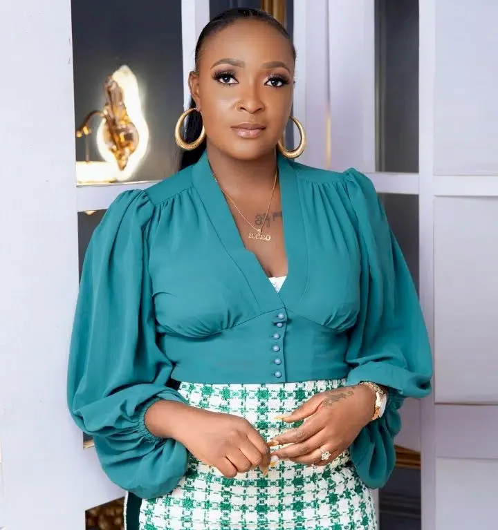 Liposuction: 'You no get shame again!' - Netizens drag Blessing Okoro as she strips unclad in new video