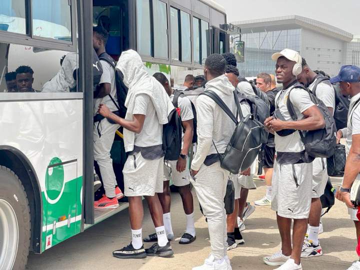 Ghana squad arrive in Abuja for 2nd leg of their World Cup playoff with Super Eagles of Nigeria (photos)