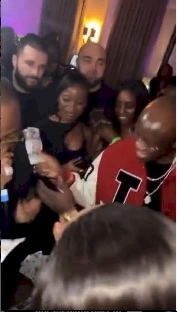 UK-based pastor, Tobi Adeboyega strikes Davido with bundles of pounds as he performs at a nightclub (Video)