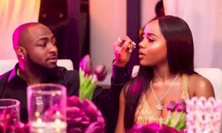 Davido spotted rejecting bouquet of flowers from fan in London