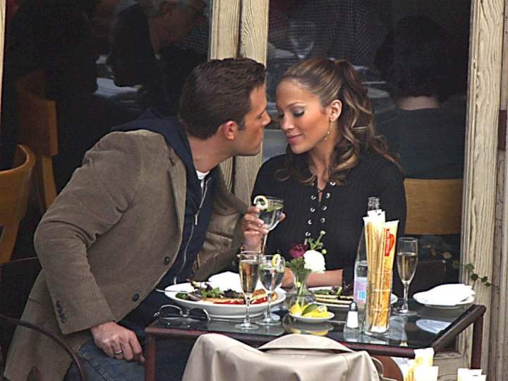 Jennifer Lopez kisses Ben Affleck in public after split from Rodriguez