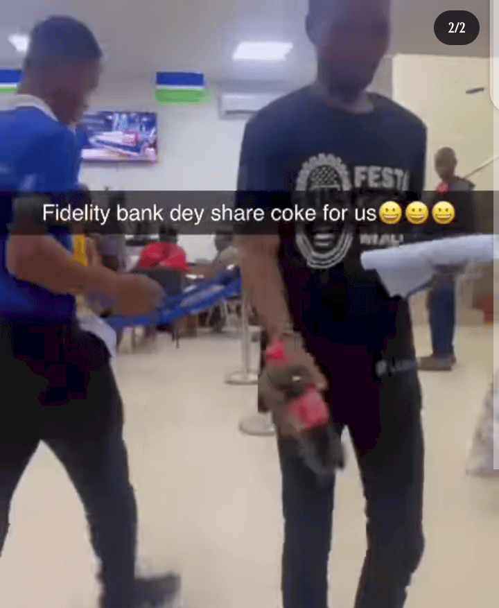 'Them no wan collect' - Reactions as bank staff shares coke to customers in banking hall (Video)