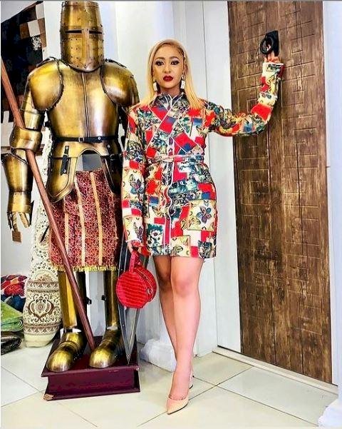 “Were you beaten?” – Fans express concern over Rosy Meurer’s looks in recent video