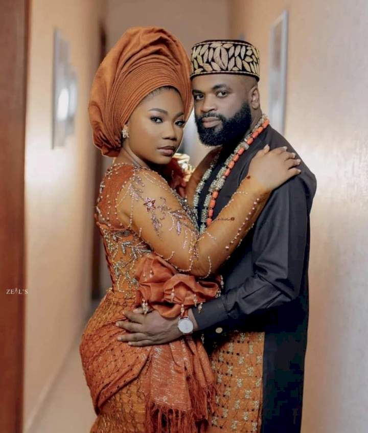 Man cites Mercy Chinwo and husband as he advises women on how to dress to capture the best husband