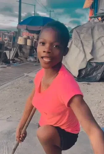 Physically challenged girl causes stir with sweet dance moves; Video trends