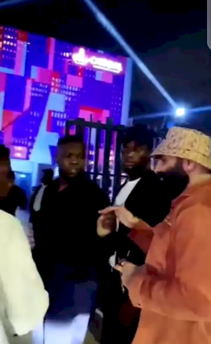 Oyinbo man reacts after getting snubbed by Wizkid (Video)