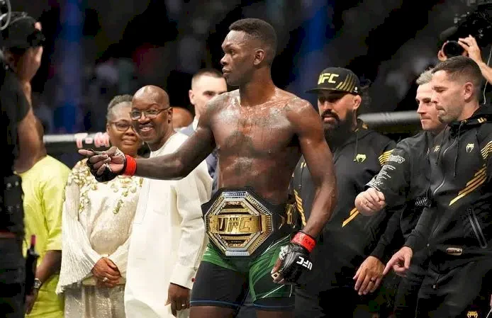 Israel Adesanya defeats Cannonier to retain UFC middleweight title